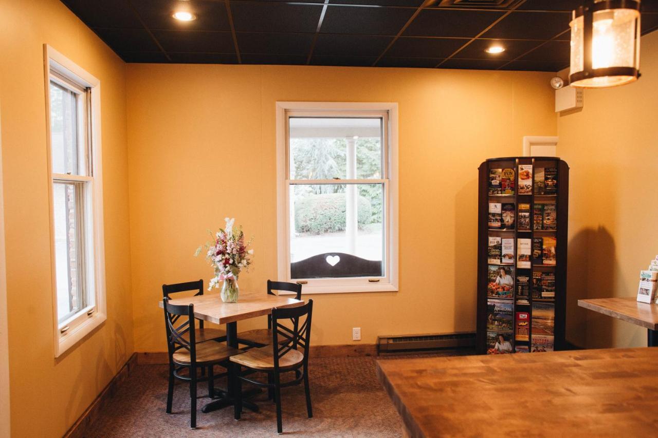 Country Squire Inn And Suites New Holland Kültér fotó