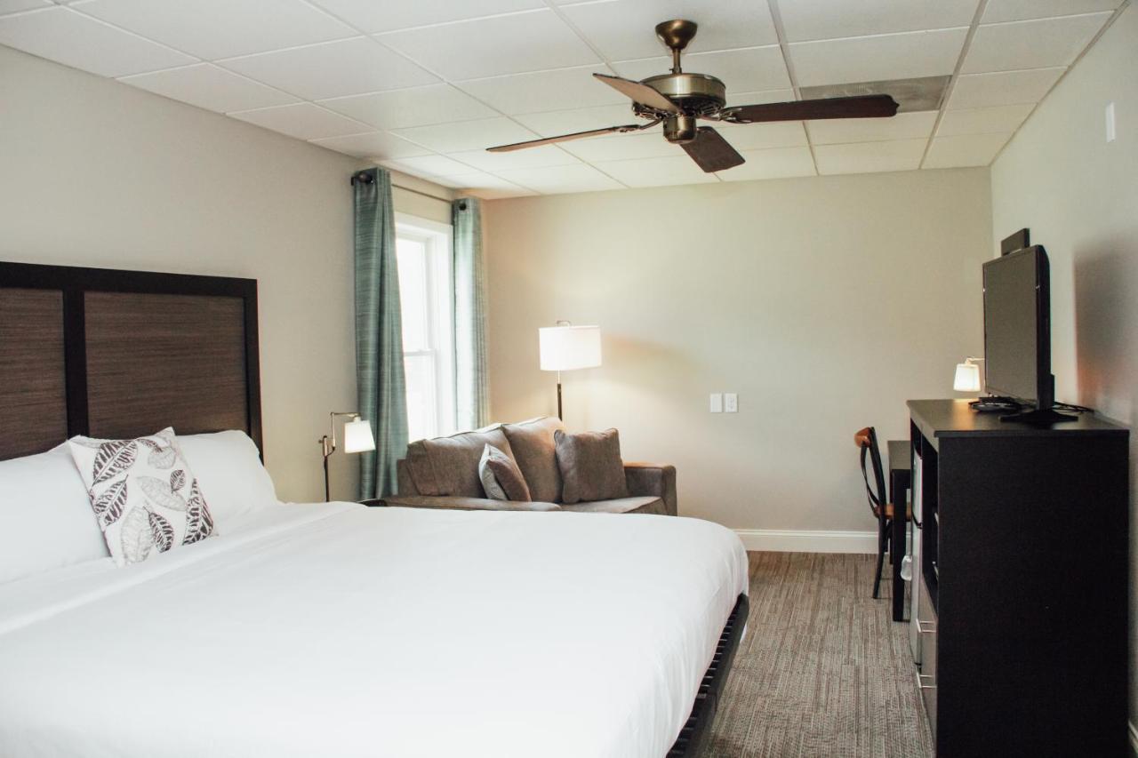 Country Squire Inn And Suites New Holland Kültér fotó