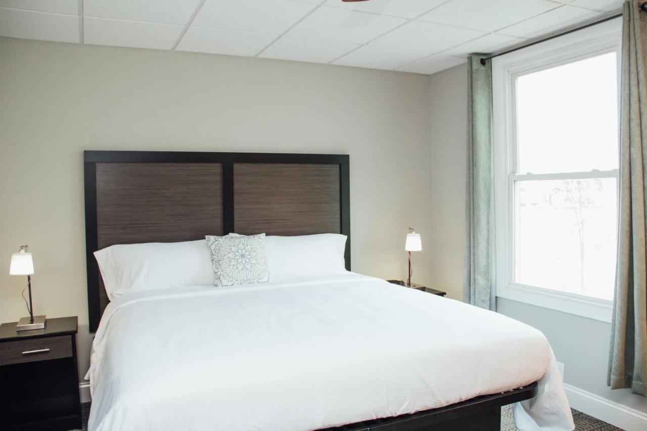 Country Squire Inn And Suites New Holland Kültér fotó