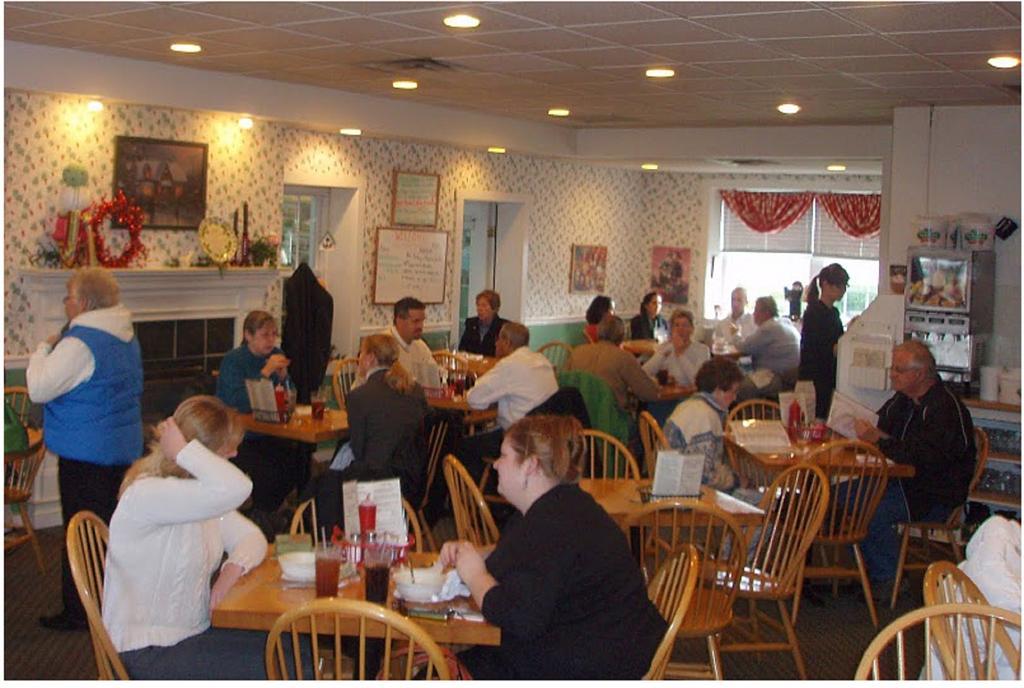Country Squire Inn And Suites New Holland Kültér fotó